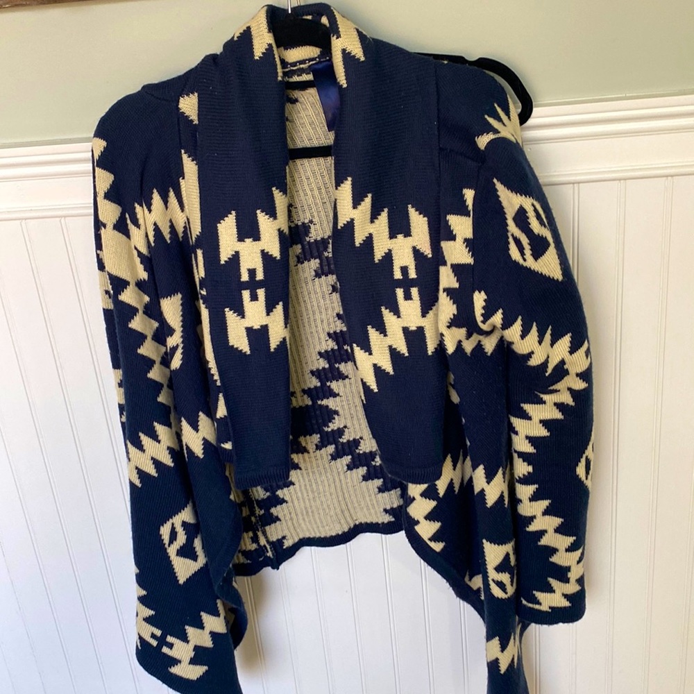 Shawl sweater